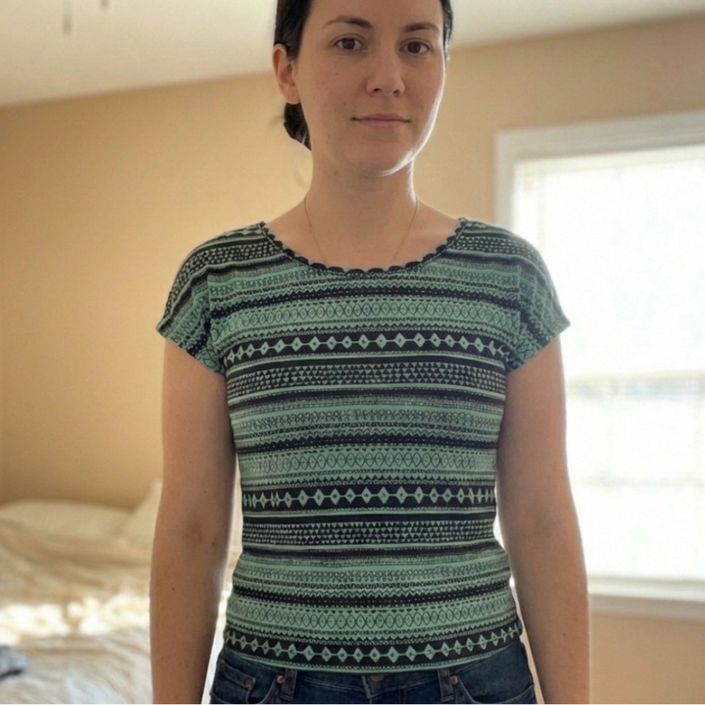 PacSun Black and Green Patterned Short Sleeve Top